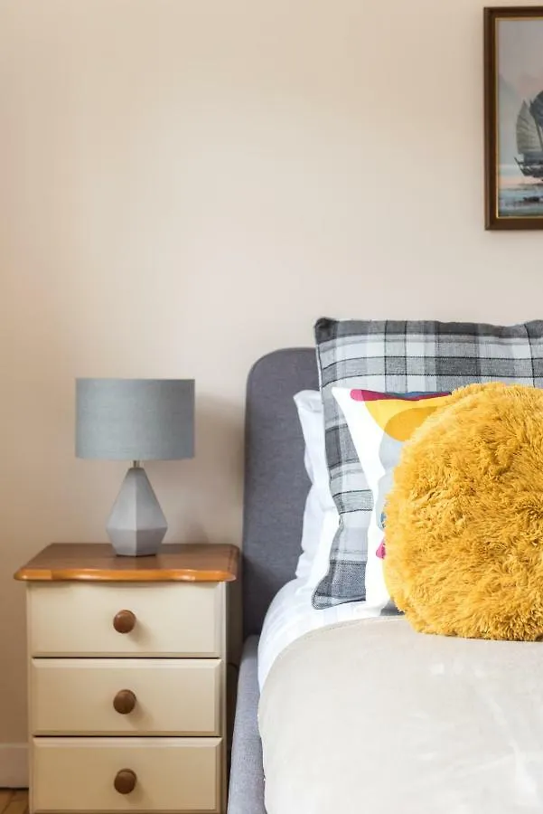 Lägenhet Sunny & Spacious Royal Mile Apt Dating From 1677 Edinburg