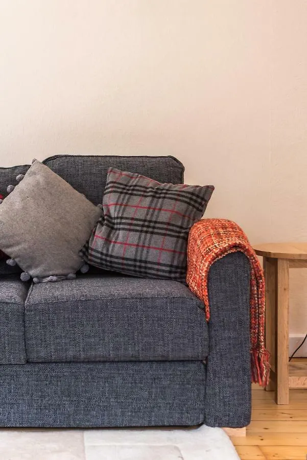 Sunny & Spacious Royal Mile Apt Dating From 1677 إدنبرة شقة