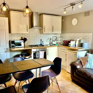 https://city-garden-apartment.cardiffhotelswales.com